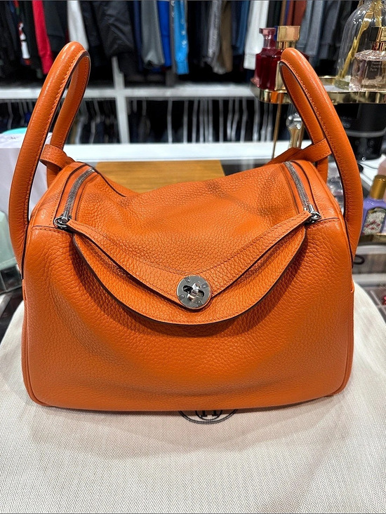 Hermes Handbags - HERMES Clemence Leather Lindy 30 Authentic B23460